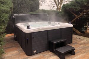 jacuzzi dégageant de la vapeur