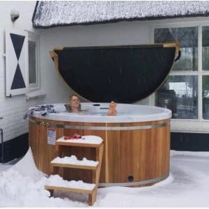 jacuzzi rond en Python dans la neige